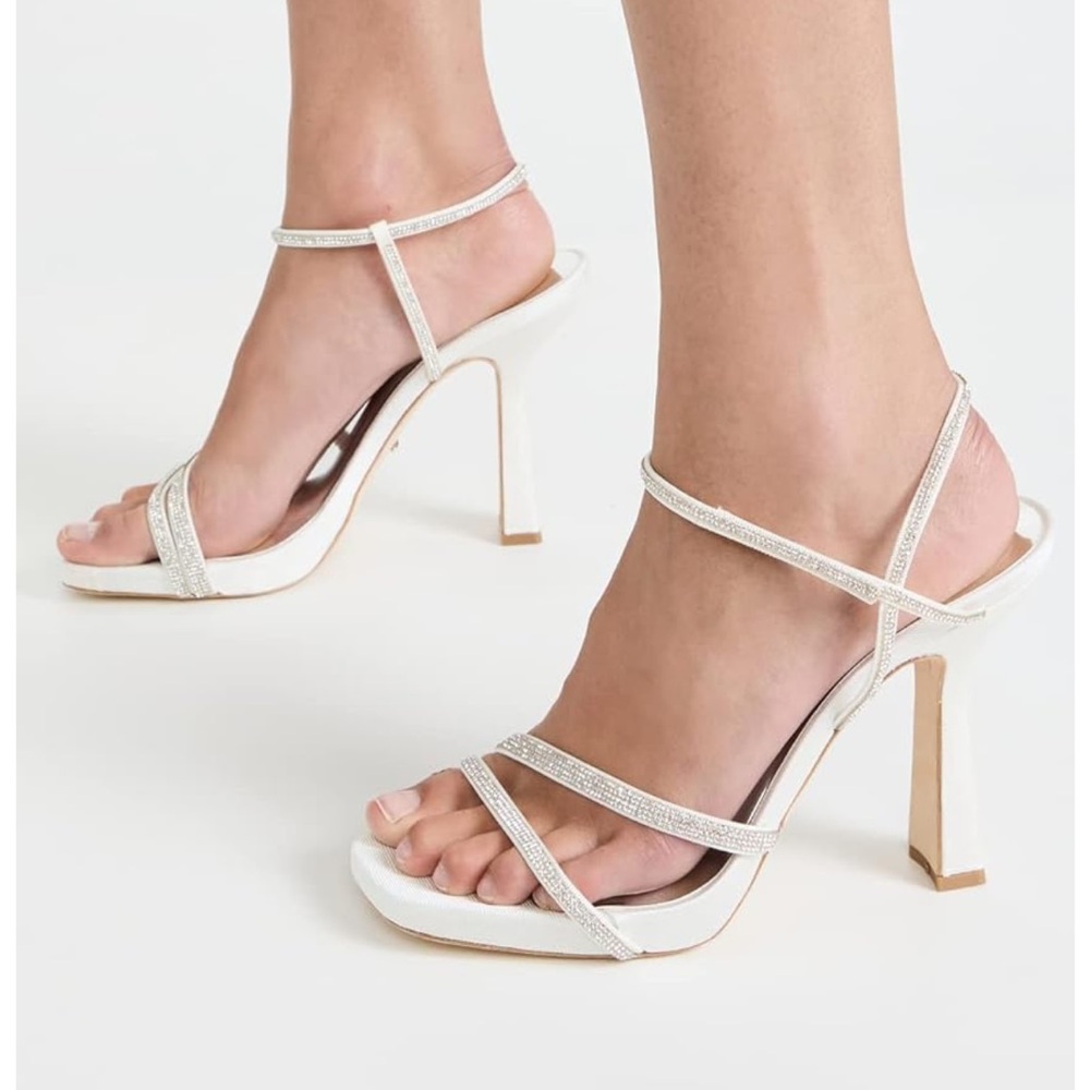 Badgley Mischka Women's Urbana Heeled Sandal